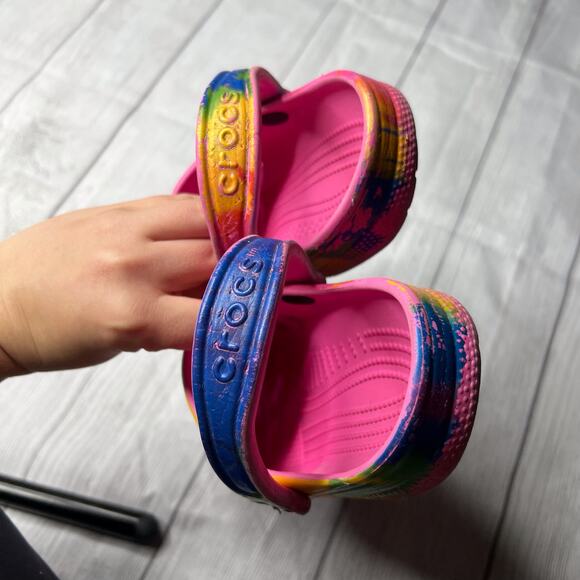 Crocs Classic Tie Dye Graphic Clog Electric Pink Multicolor Shoes Size 6 - Picture 5 of 8